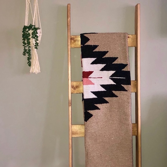 Bohemian Hand woven blankets - Picture 5 of 5